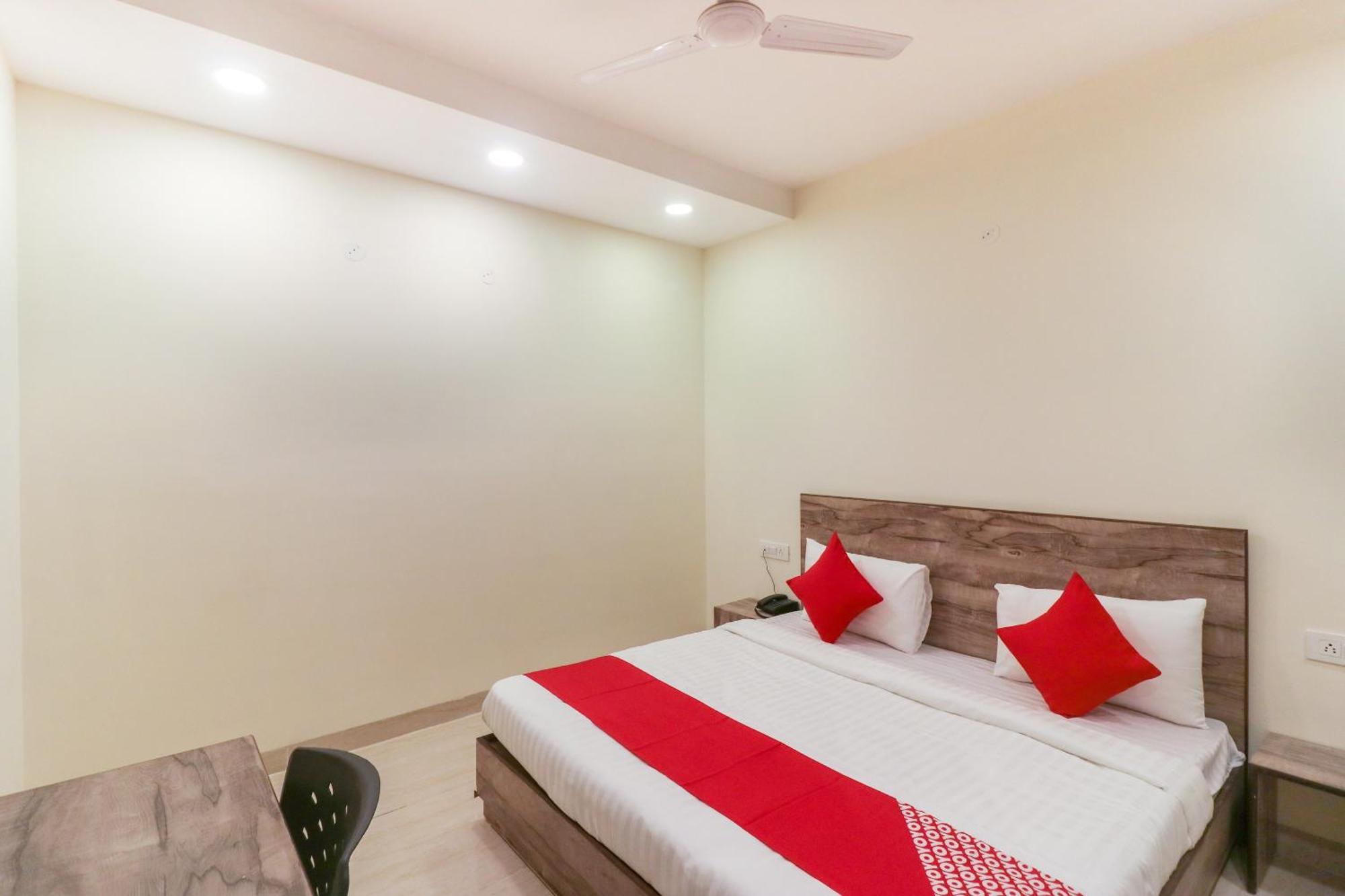 Super Hotel O Comfort Residency Near Artemis Hospital غورغاون المظهر الخارجي الصورة